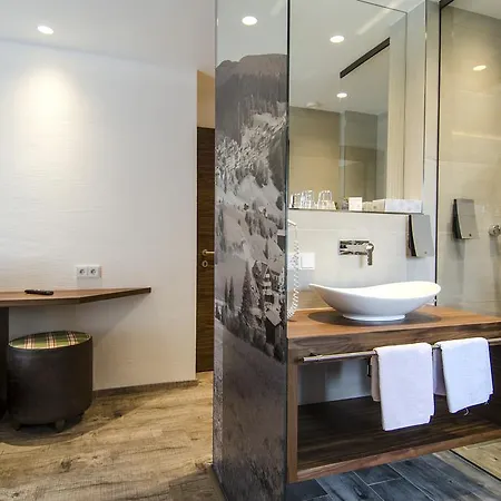 Πανσιόν Garni Montana 4*