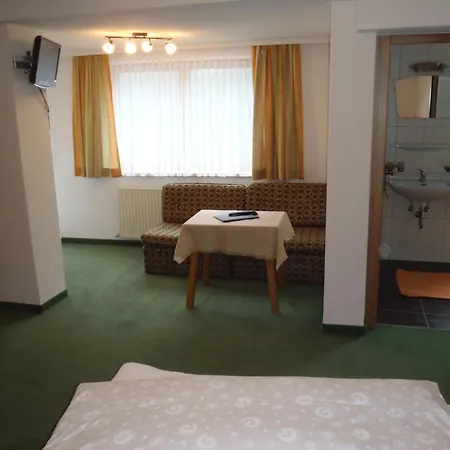 Garni Montana 4* קאפל