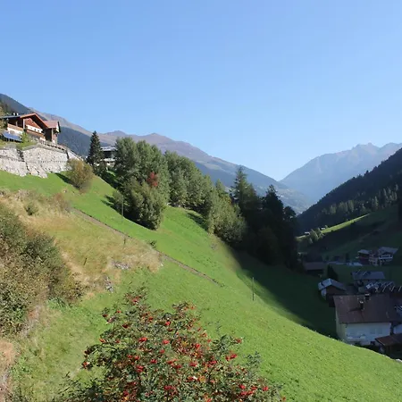 בית הארחה Garni Montana 4*