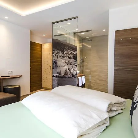 בית הארחה Garni Montana 4*