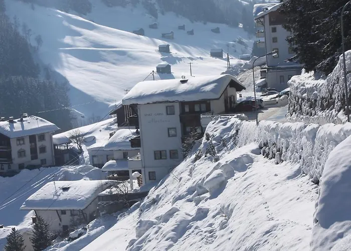 Πανσιόν Garni Montana 4*