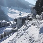 Casa de hóspedes Garni Montana 4*