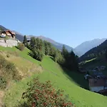 Casa de hóspedes Garni Montana 4*